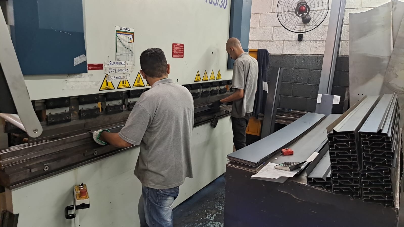 2R Corte Laser - Dobradeira